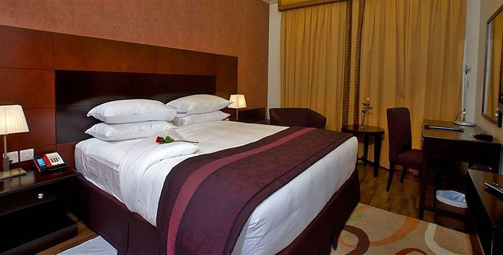 Al Khoory Hotel Apartments Al Barsha Dubai Oda fotoğraf